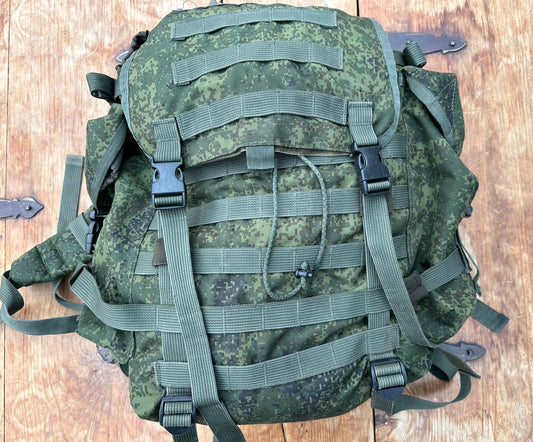 *RARE* Issued Mint Condition Russian Patrol Backpack with Snow-Cover, Waterbottle & Identity Bands