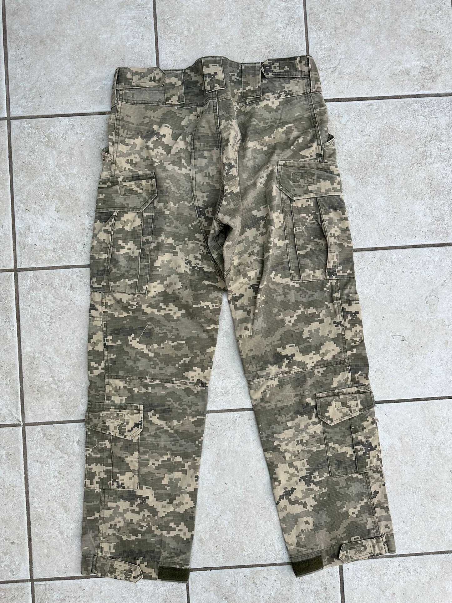 *RARE* Issued Ukraine Armed Forces issues Digicam Trousers