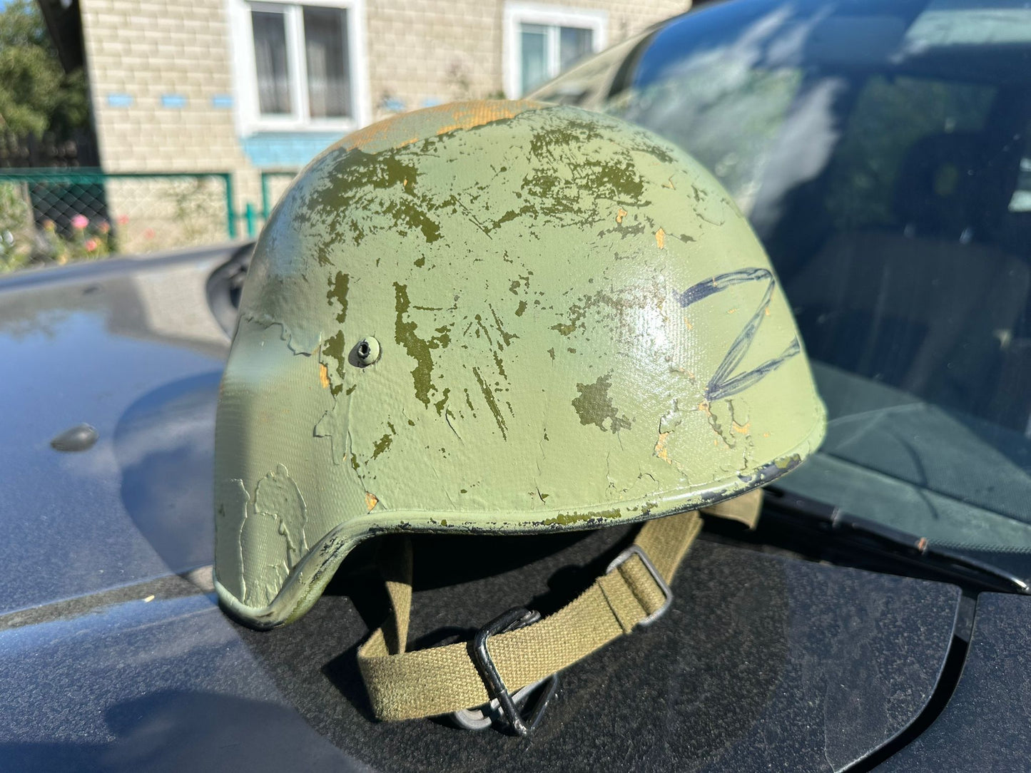 Captured Ruzzian Kevlar Helmet with Z marking. *VERY RARE*